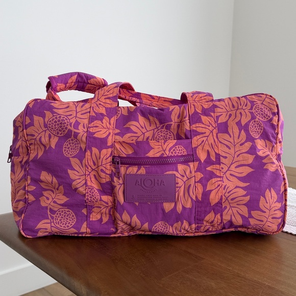 ALOHA Keep it Light Weekender Bag - Picture 4 of 8